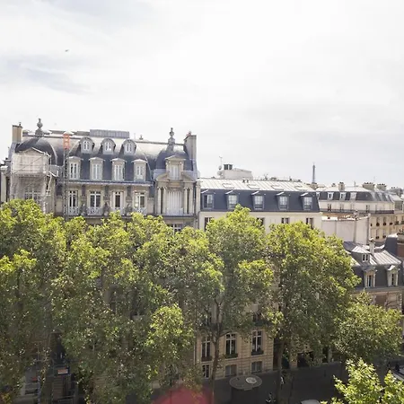 Apartment Parisian Cocoon Under The Roofs View Eiffel Tower